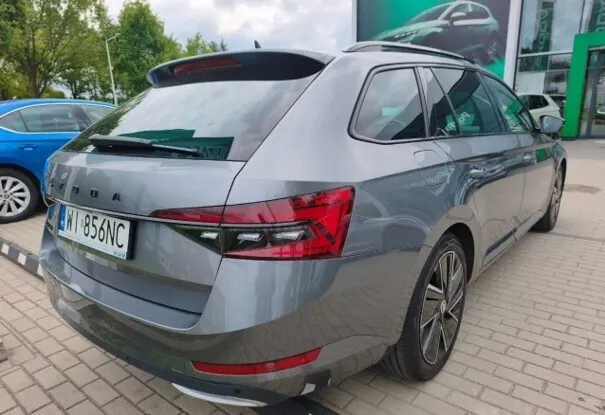 SKODA Superb -