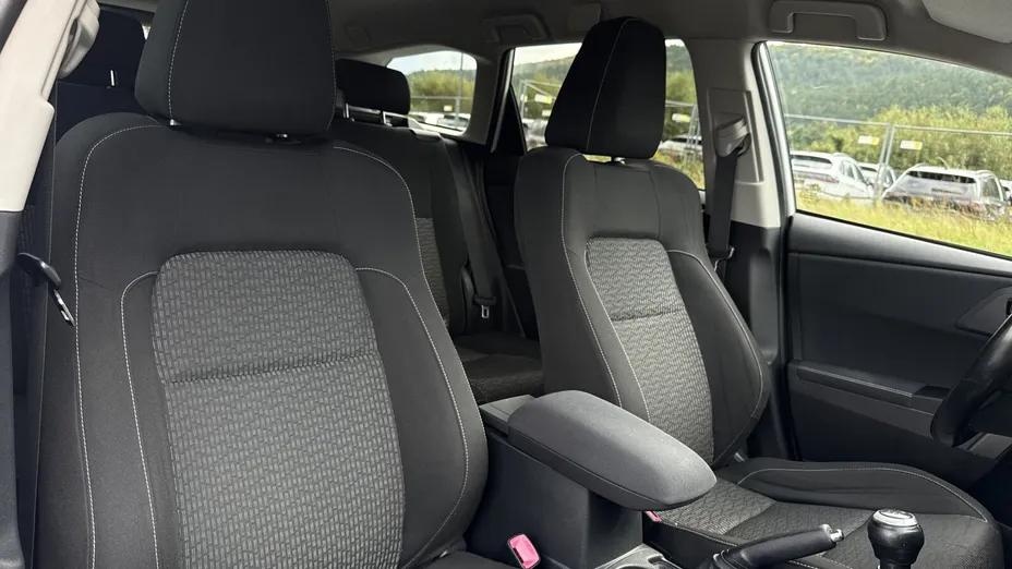 TOYOTA Auris Auris 2.0 D-4D Dynamic