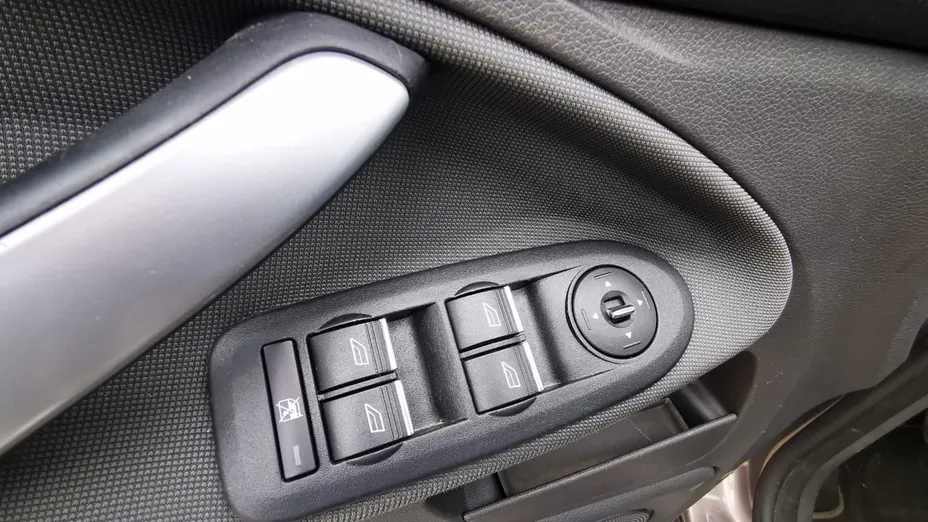 FORD Kuga -
