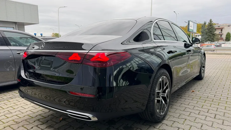 MERCEDES-BENZ E Klasa E 200 mHEV Avantgarde 9G-Tronic