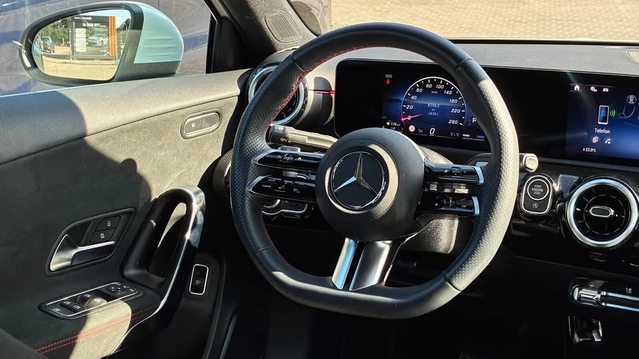 MERCEDES-BENZ A Klasa A 200 AMG Line 7G-DCT