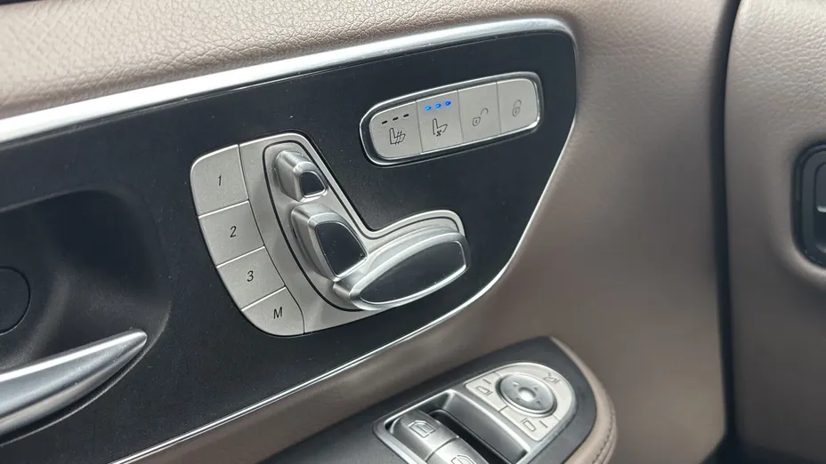 MERCEDES-BENZ V Klasa V 300 d 4-Matic 9G-Tronic Exclusive (długi)