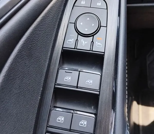 NISSAN Qashqai Qashqai 1.3 DIG-T mHEV N-Connecta Xtronic