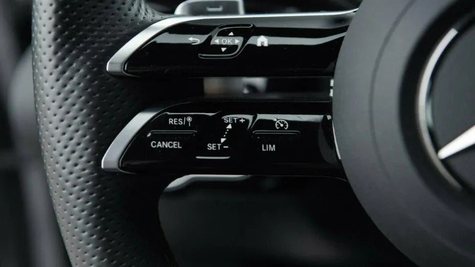 MERCEDES-BENZ A Klasa A 200 AMG Line 7G-DCT