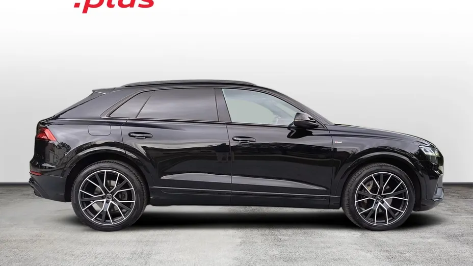 AUDI Q8 -