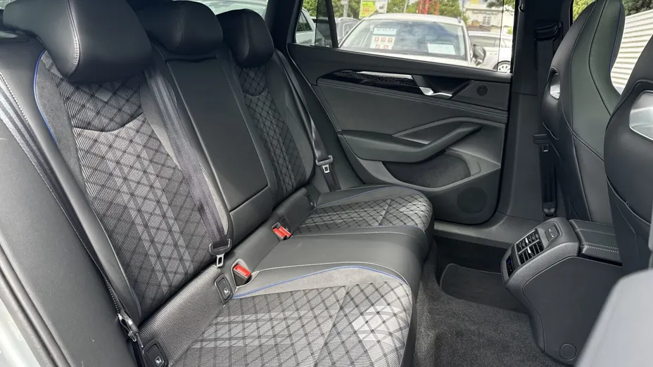 VOLKSWAGEN Passat Passat 2.0 TDI SCR 4Mot. R-Line DSG