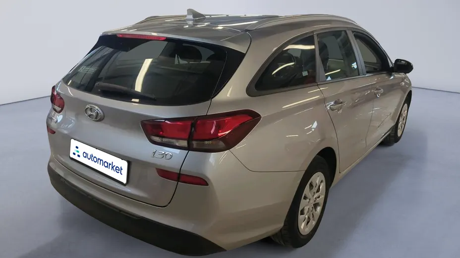 HYUNDAI i30 i30 1.5 DPI Classic +