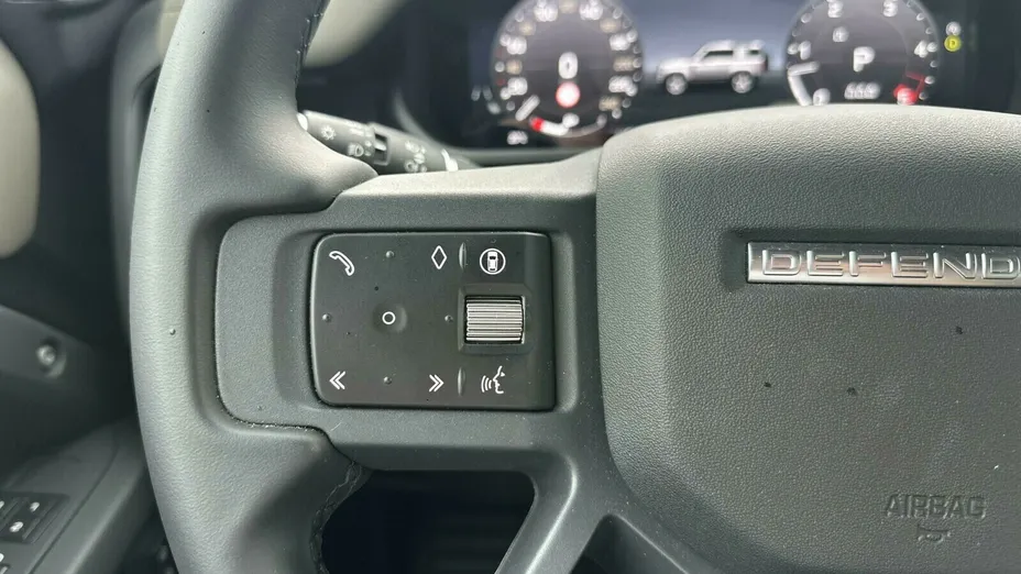 LAND ROVER Defender Defender 90 3.0 D250 mHEV X-Dynamic SE