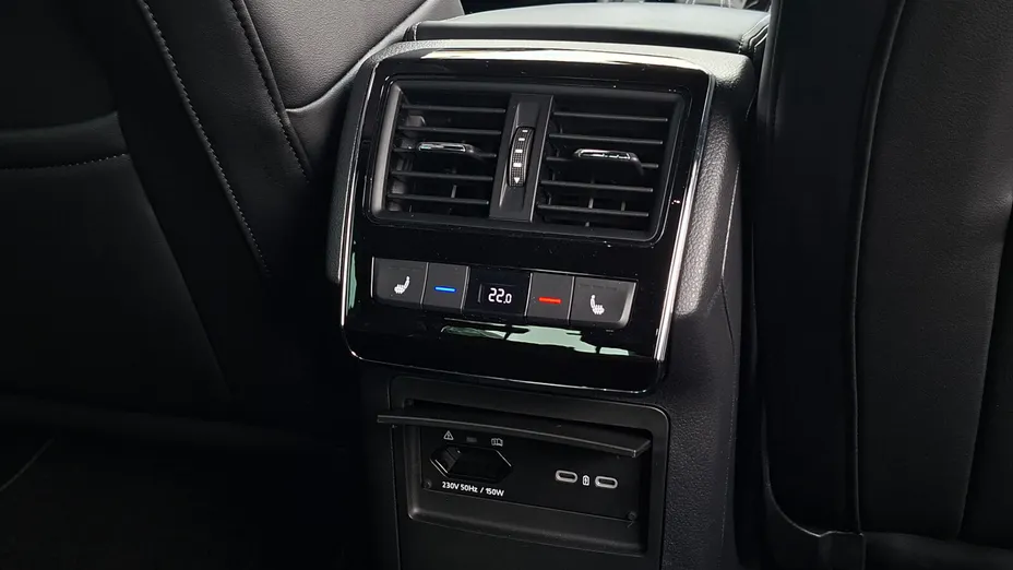 SKODA Superb Superb 2.0 TDI SCR Sportline DSG
