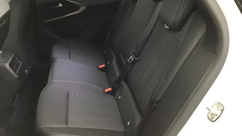 PEUGEOT 3008 -