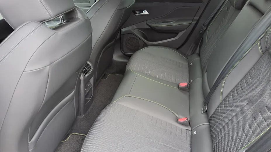 PEUGEOT 308 -