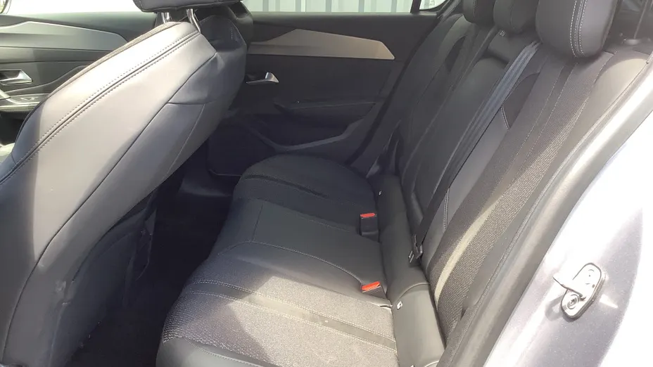 PEUGEOT 308 -