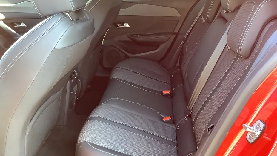 PEUGEOT 308 -