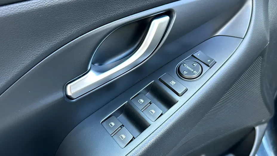 HYUNDAI i30 i30 1.5 DPI Classic +