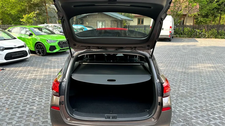 HYUNDAI i30 i30 1.5 DPI Classic +