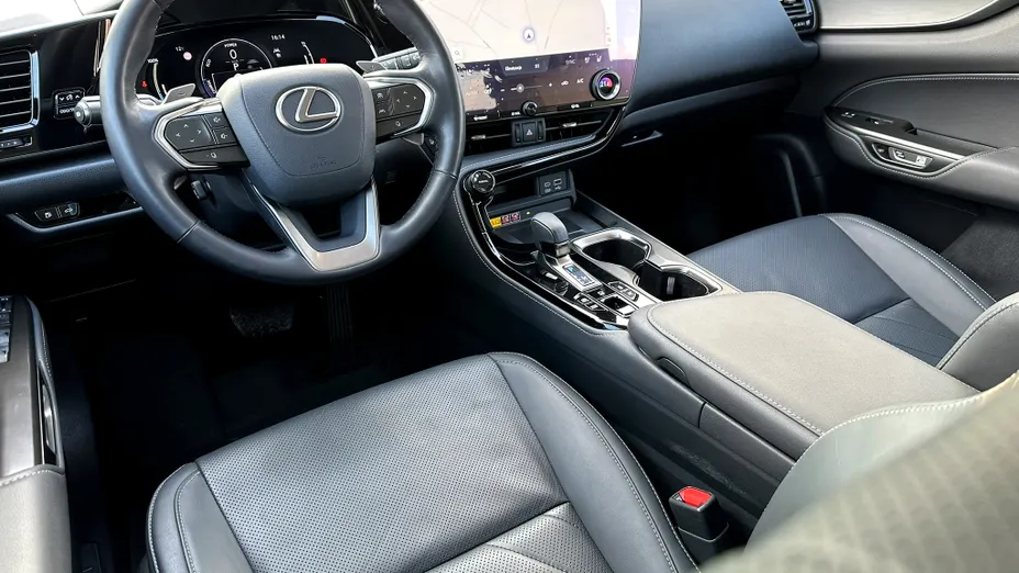 LEXUS NX NX 450h+ Omotenashi AWD