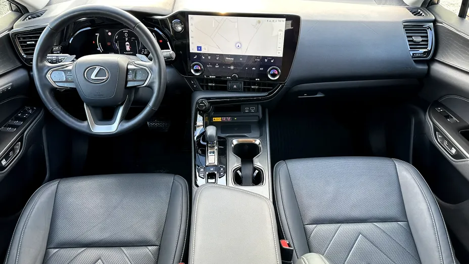 LEXUS NX NX 450h+ Omotenashi AWD