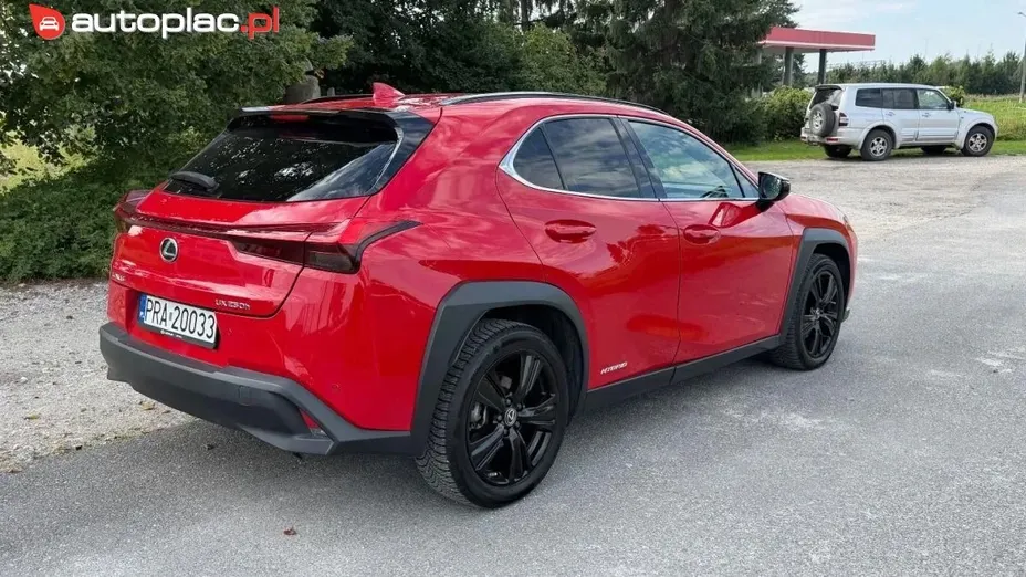 LEXUS UX -