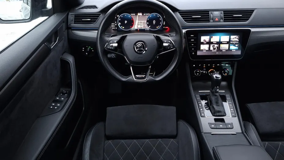 SKODA Superb Superb 2.0 TDI SCR Sportline DSG