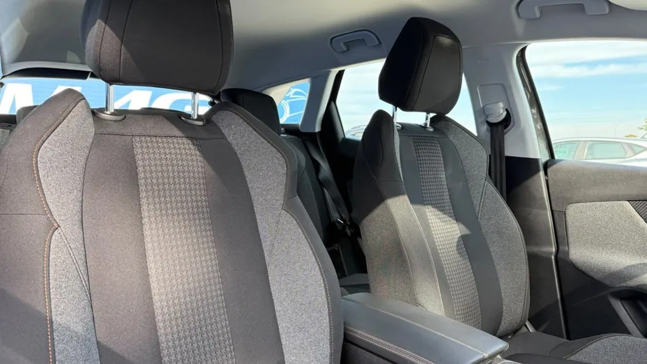 PEUGEOT 3008 -