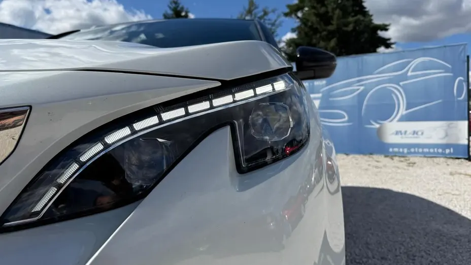 PEUGEOT 3008 -
