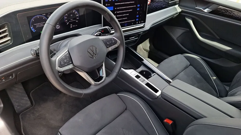 VOLKSWAGEN Passat -