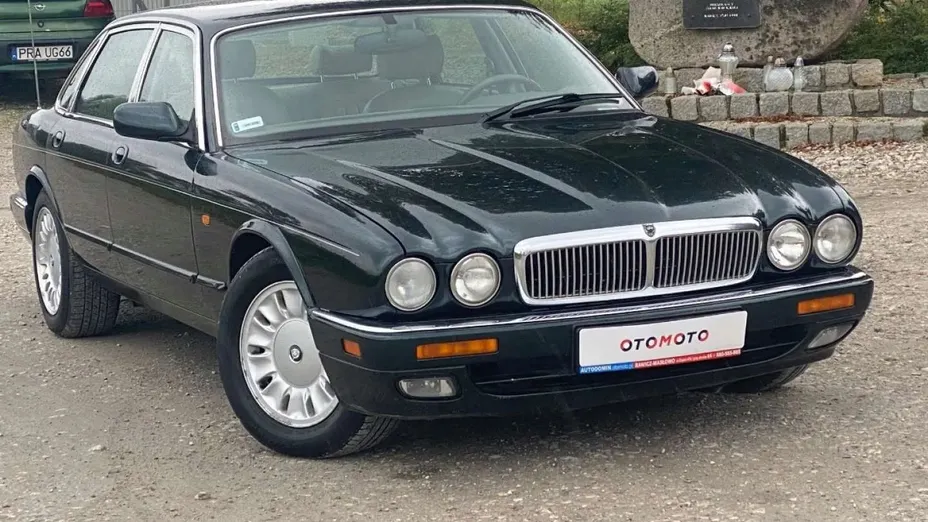 JAGUAR XJ -