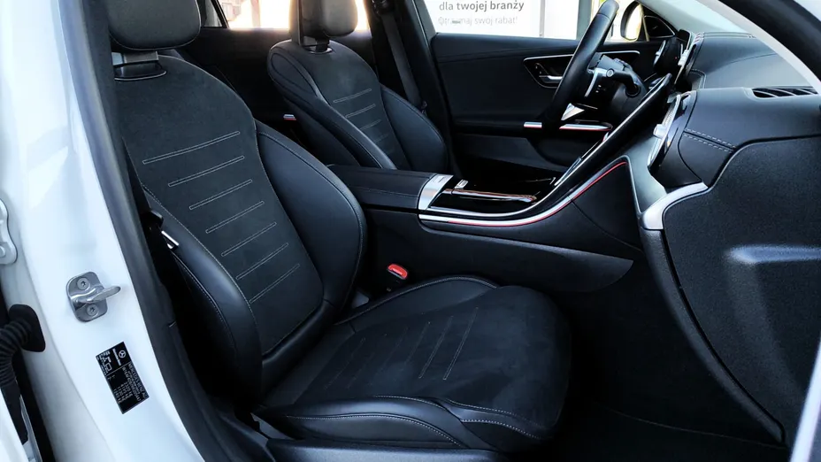 MERCEDES-BENZ C Klasa C 200 mHEV 4-Matic AMG