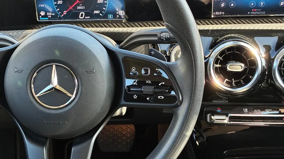 MERCEDES-BENZ CLA CLA 180 7G-DCT