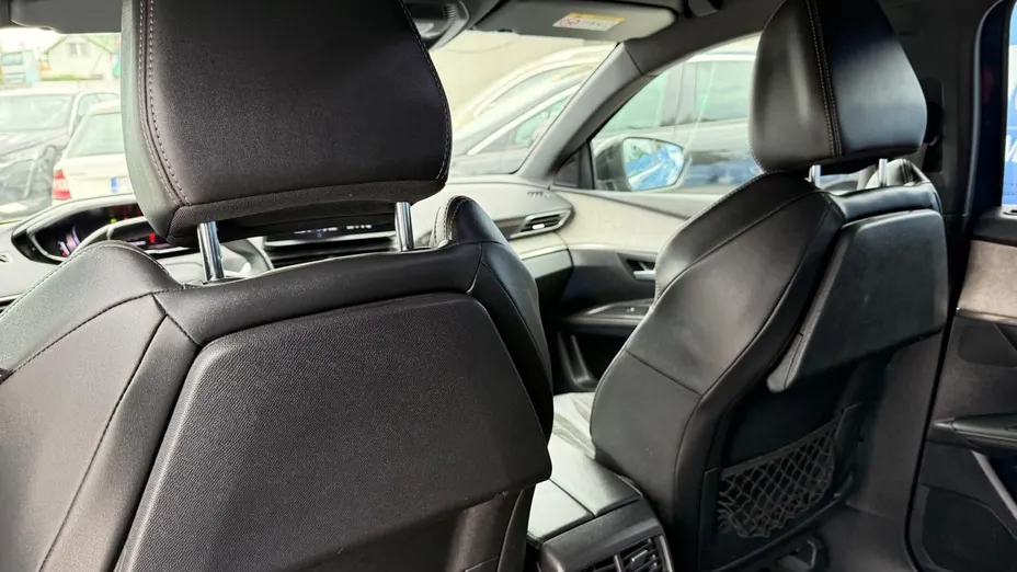 PEUGEOT 5008 -