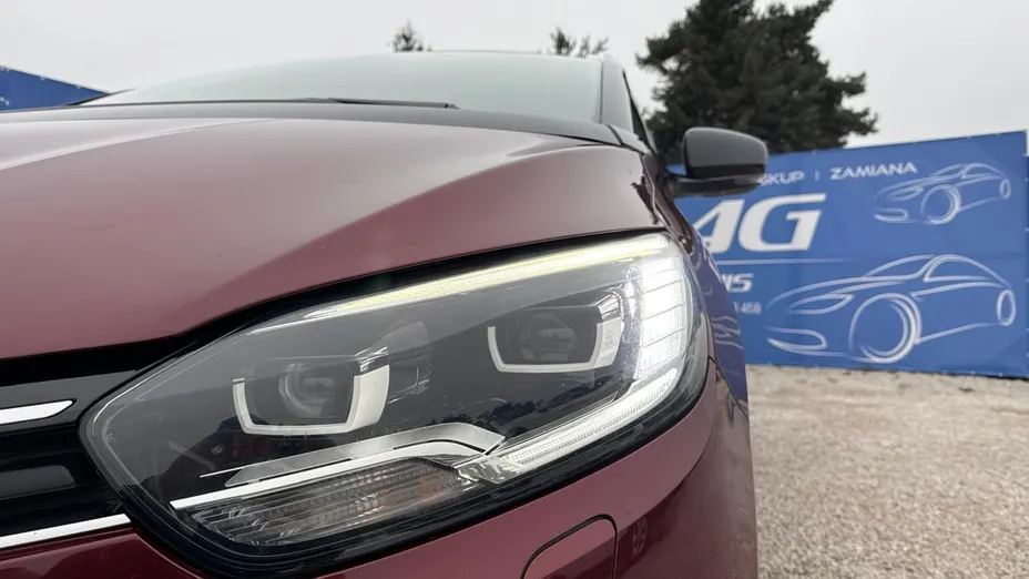 RENAULT Scenic -