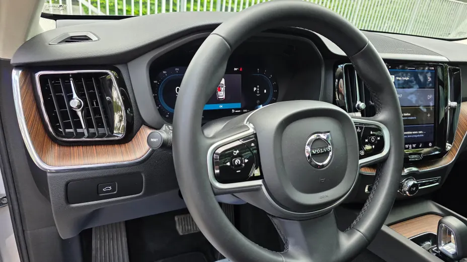 VOLVO XC60 XC60 T6 AWD Plug-In Hybrid Inscription aut