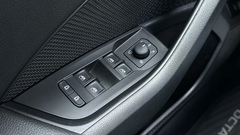SKODA Octavia Octavia 1.5 TSI mHEV Sportline DSG