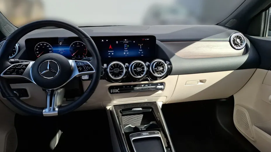 MERCEDES-BENZ GLA GLA 200 d Progressive 8G-DCT