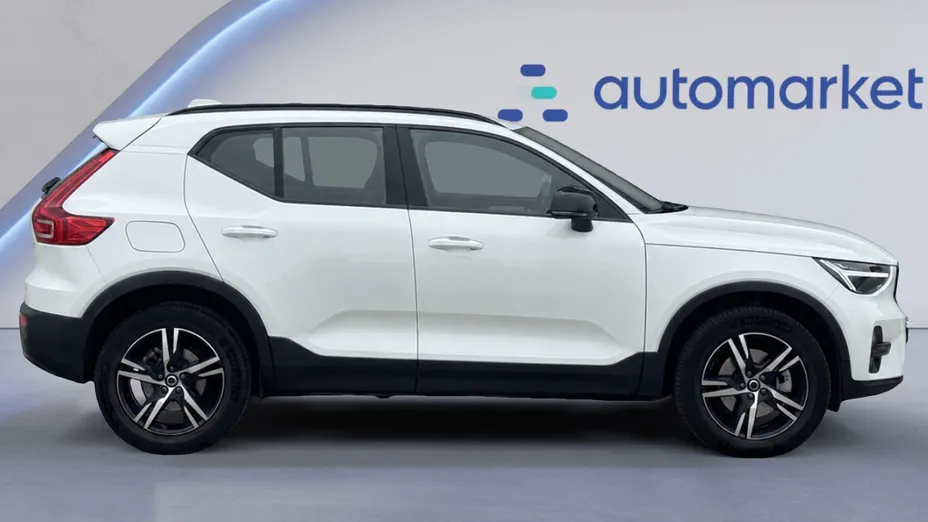 VOLVO XC40 XC40 B3 Plus Dark aut