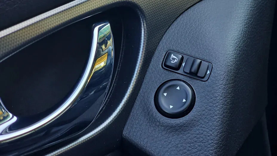 NISSAN Qashqai Qashqai 1.3 DIG-T N-Connecta DCT