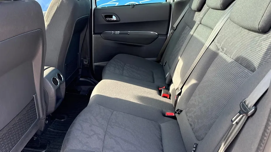 PEUGEOT 3008 -