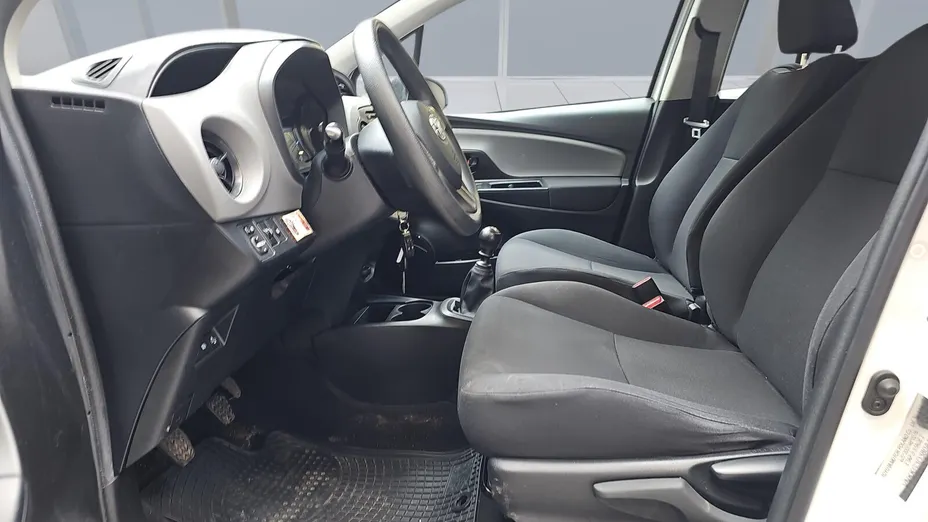 TOYOTA Yaris Yaris 1.5 Active