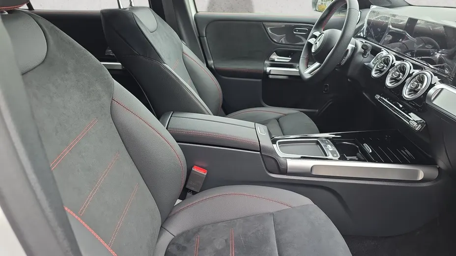 MERCEDES-BENZ GLB GLB 200 d AMG Line 8G-DCT