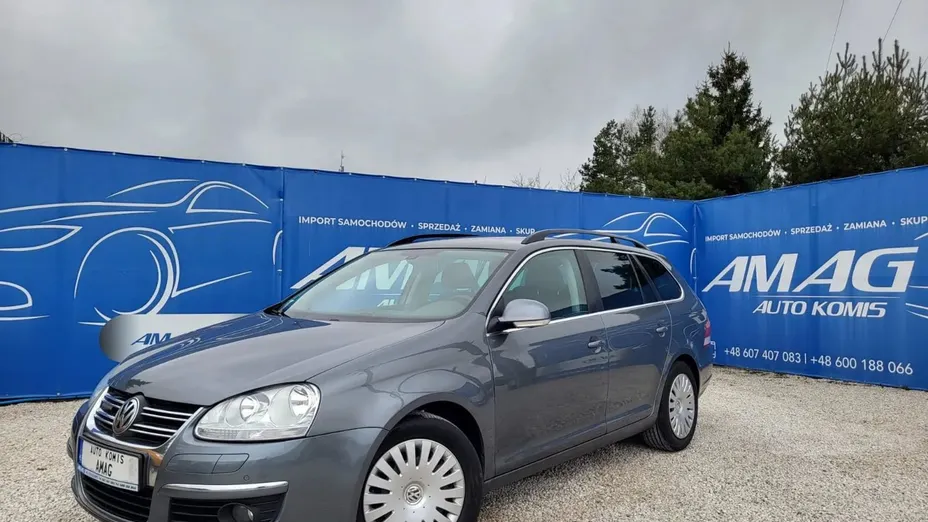 VOLKSWAGEN Golf -