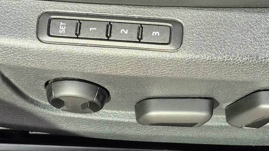 SKODA Superb -