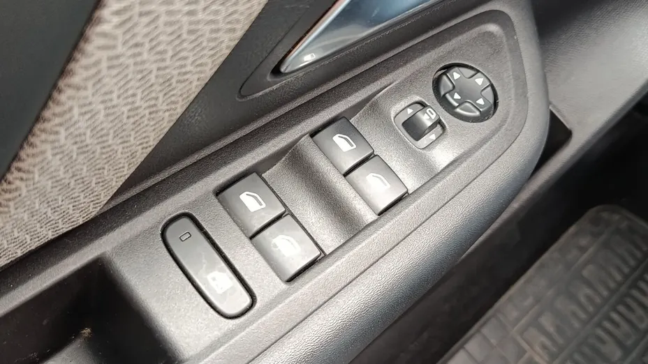 CITROEN C4 C4 1.2 PureTech Shine S&S