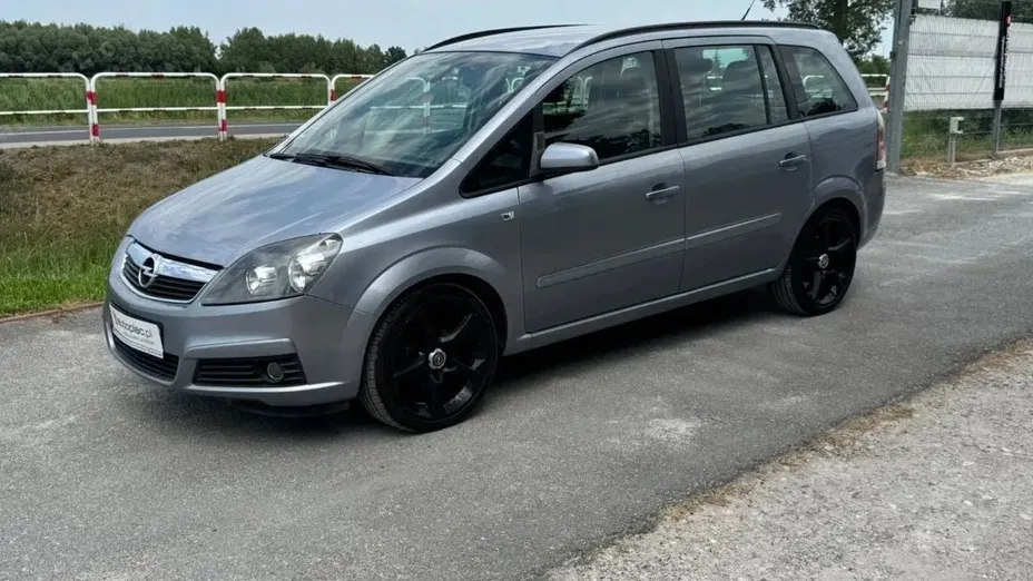 OPEL Zafira -
