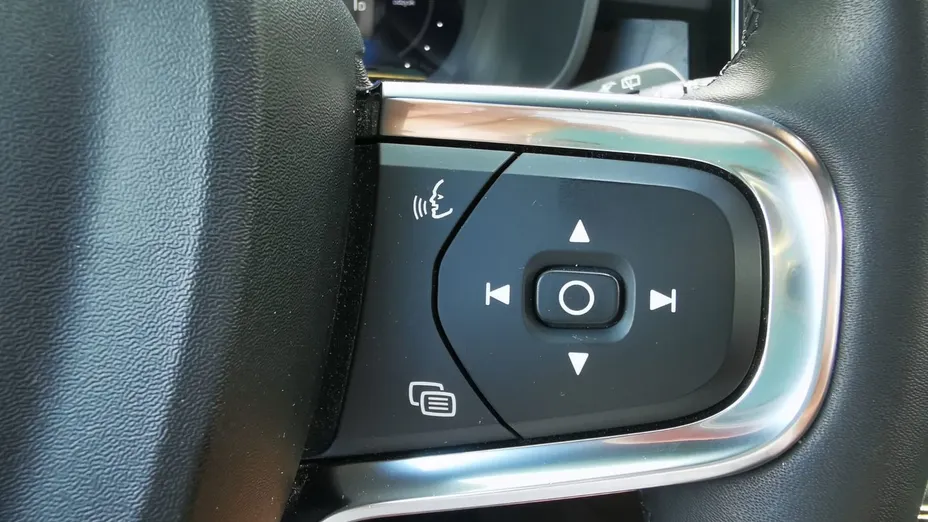 VOLVO XC40 -