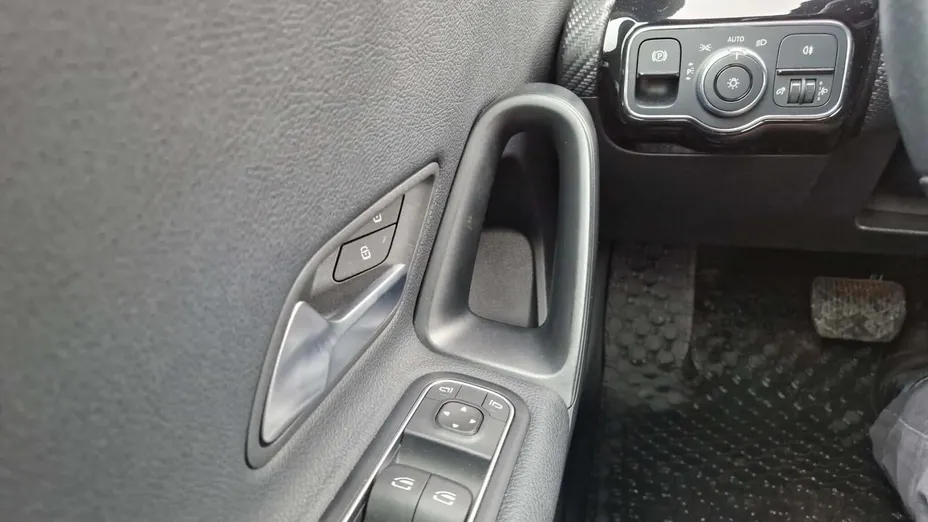 MERCEDES-BENZ A Klasa A 180 Style 7G-DCT
