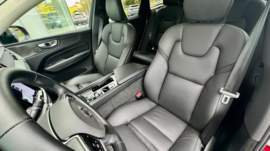 VOLVO XC60 XC60 T8 Plug-In Hybrid AWD Ultra Dark aut