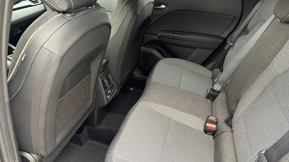 MITSUBISHI Grandis Grandis 1.3T mHEV Intense Style Cold DCT