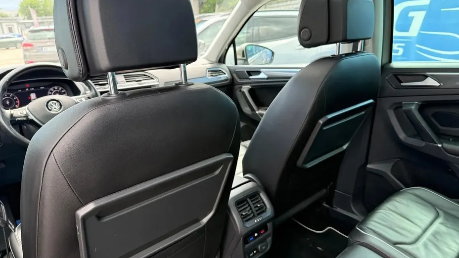 VOLKSWAGEN Tiguan -