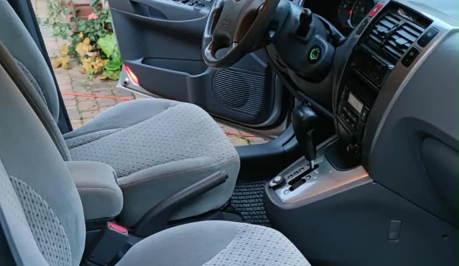 HYUNDAI Tucson -