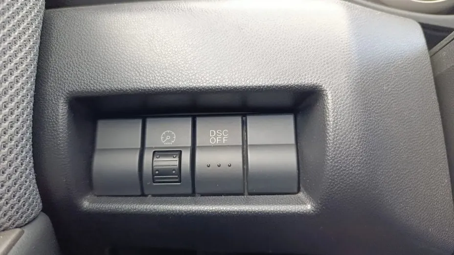 MAZDA 3 -